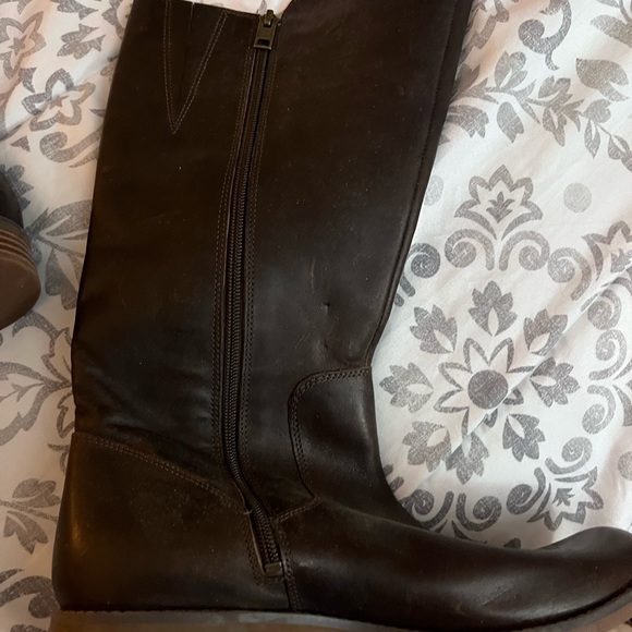 Timberland tall brown boots - never worn - size 10 ladies - Picture 2 of 5